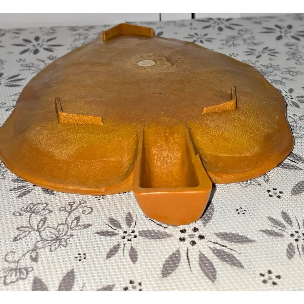 Leaf-Shaped Wall Hanging / Decorative Tray